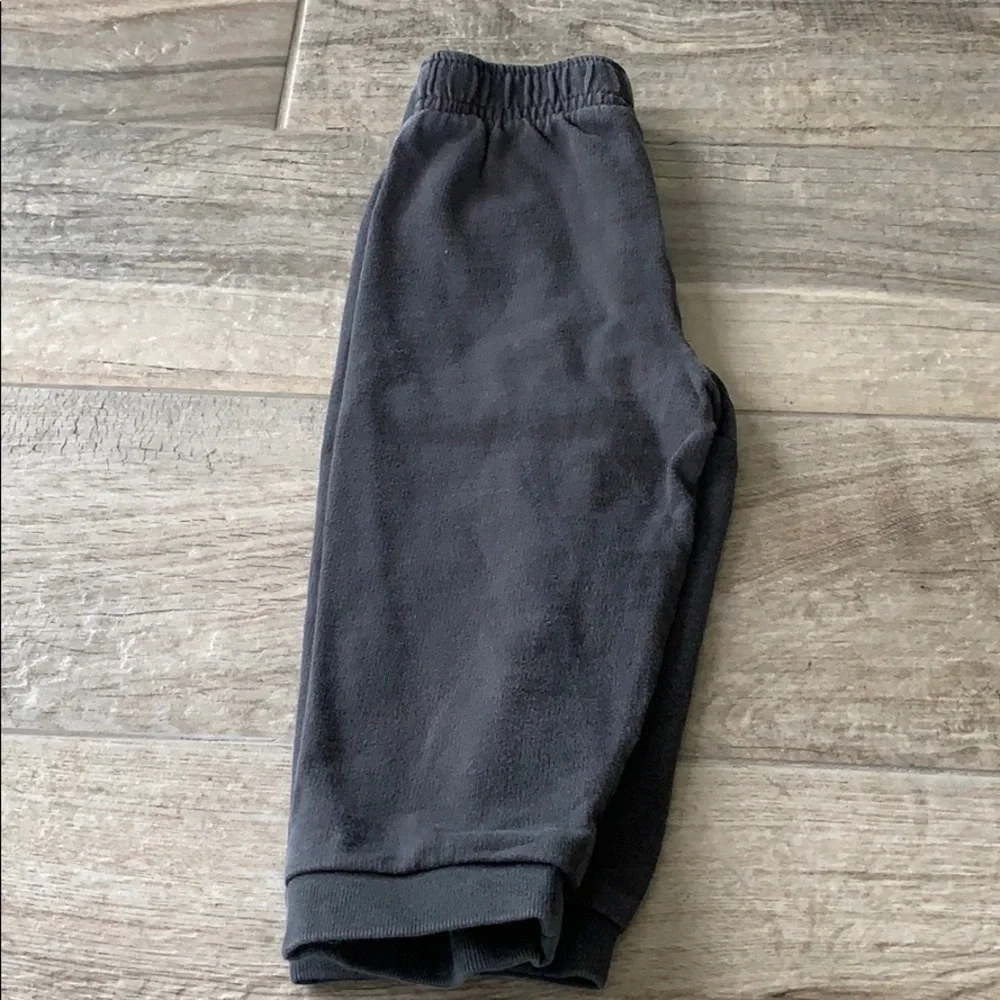 Carters 2 pc set, sz 18 mos